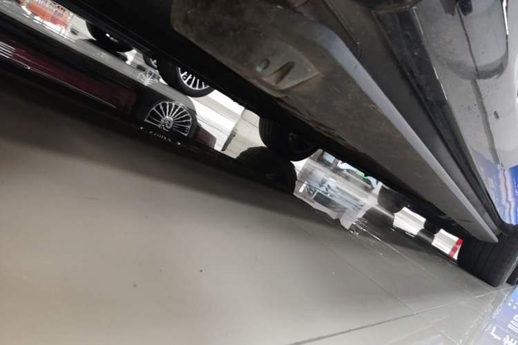 Used Hima AITO M9 2024 Range-Extended Max Edition 42 kWh 6-Seater Version Chassis Front Left
