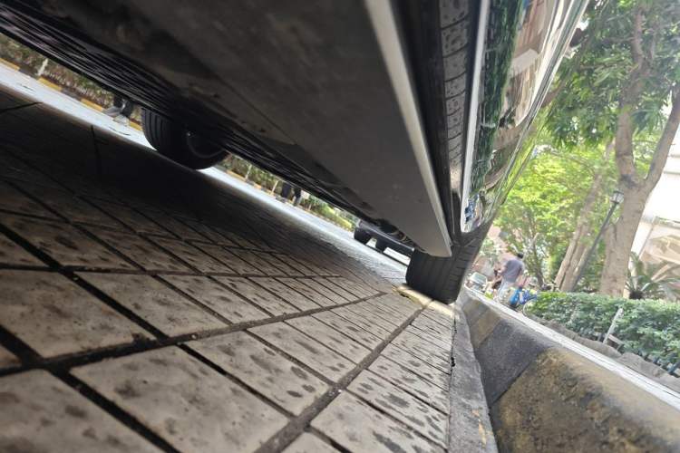 Used Hima AITO M9 2024 Range-Extended Ultra Version 52 kWh 6-Seater Model Chassis Front Left