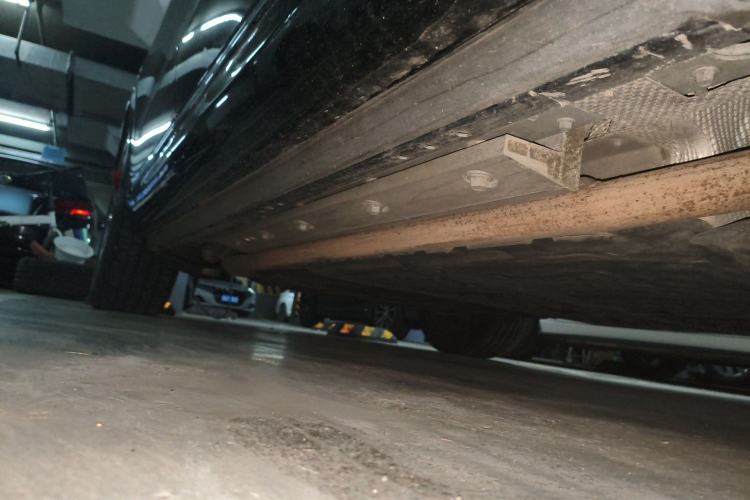 Used Hima AITO M9 2024 Range-Extended Ultra Version 42 kWh 6-Seater Model Chassis Front Right