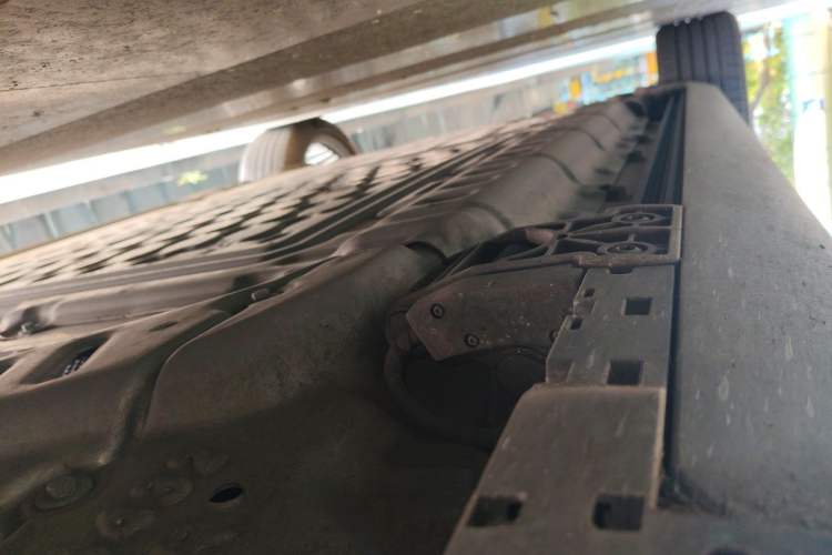 Used Hima AITO M9 2024 Range-Extended Ultra Version 52 kWh 5-Seater Model Chassis Front Right