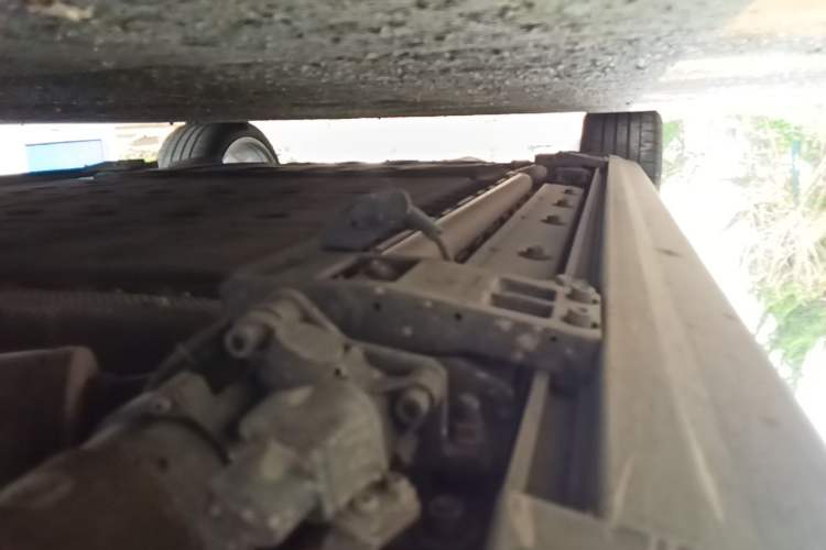 Used Hima AITO M9 2024 Range-Extended Ultra Version 42 kWh 6-Seater Model Chassis Front Right