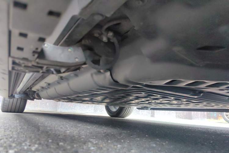 Used Hima AITO M9 2024 Range-Extended Ultra Version 52 kWh 5-Seater Model Chassis Front Right