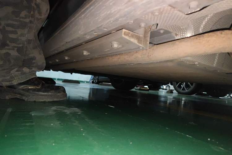 Used Hima AITO M9 2024 Range-Extended Ultra Version 42 kWh 6-Seater Model Chassis Front Right
