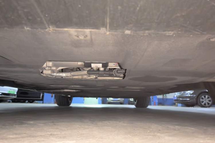 Used Hima AITO M9 2024 Range-Extended Ultra Version 52 kWh 6-Seater Model Chassis Front