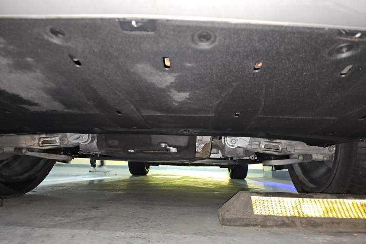Used Hima AITO M9 2024 All-Electric Ultra Version 100 kWh 6-Seater Model Chassis Rear