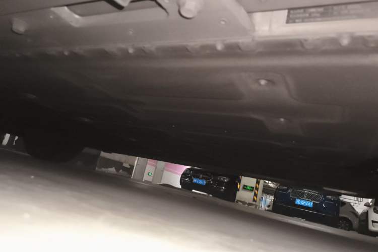 Used Hima AITO M9 2024 All-Electric Ultra Version 100 kWh 6-Seater Model Chassis Rear Left