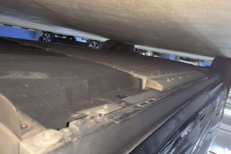 Used Hima AITO M9 2024 Range-Extended Ultra Version 52 kWh 6-Seater Model Chassis Rear Left