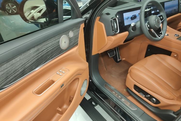 Used Hima AITO M9 2024 Range-Extended Ultra Version 42 kWh 6-Seater Model Driver Seat