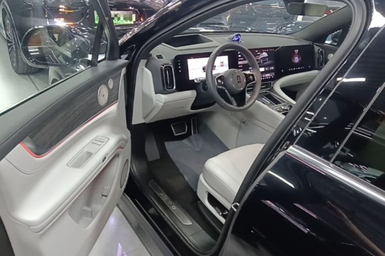 Used Hima AITO M9 2024 Range-Extended Ultra Version 52 kWh 6-Seater Model Driver Seat