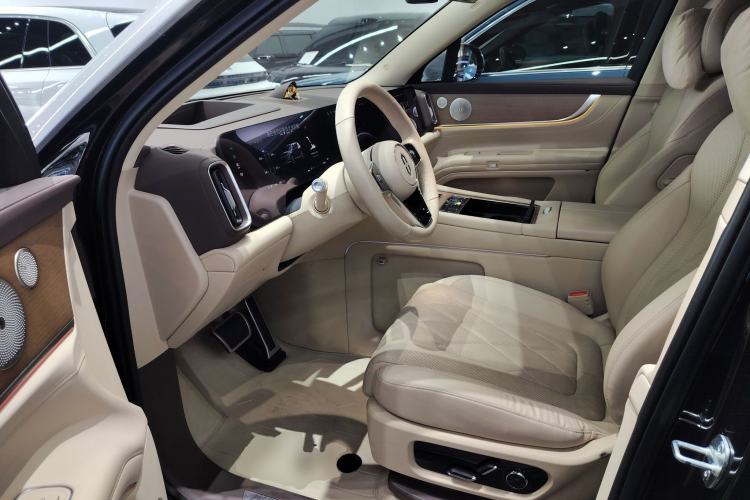 Used Hima AITO M9 2024 All-Electric Ultra Version 100 kWh 6-Seater Model Driver Seat