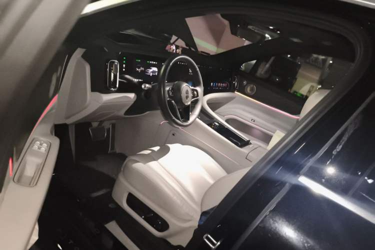 Used Hima AITO M9 2024 All-Electric Ultra Version 100 kWh 6-Seater Model Driver Seat