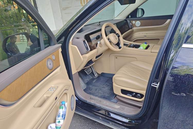 Used Hima AITO M9 2024 All-Electric Ultra Version 100 kWh 6-Seater Model Driver Seat