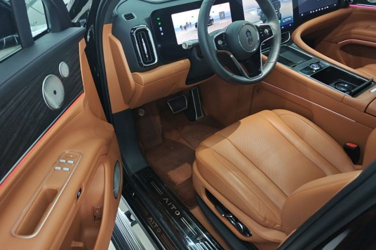 Used Hima AITO M9 2024 Range-Extended Ultra Version 42 kWh 6-Seater Model Driver Seat