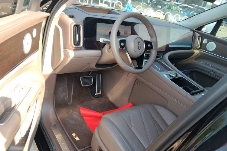 Used Hima AITO M9 2024 All-Electric Ultra Version 100 kWh 5-Seater Model Driver Seat