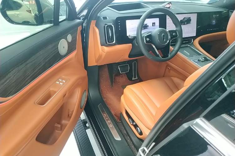 Used Hima AITO M9 2024 Range-Extended Ultra Version 42 kWh 6-Seater Model Driver Seat