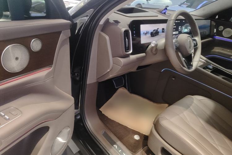 Used Hima AITO M9 2024 Range-Extended Max Edition 52 kWh 5-Seater Version Driver Seat