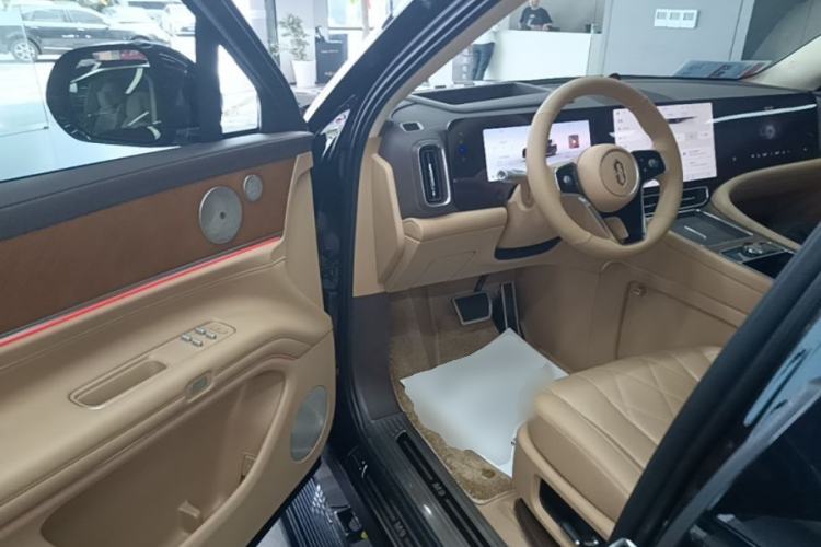 Used Hima AITO M9 2024 Range-Extended Ultra Version 52 kWh 5-Seater Model Driver Seat