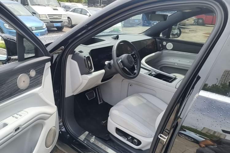 Used Hima AITO M9 2024 Range-Extended Max Edition 42 kWh 6-Seater Version Driver Seat