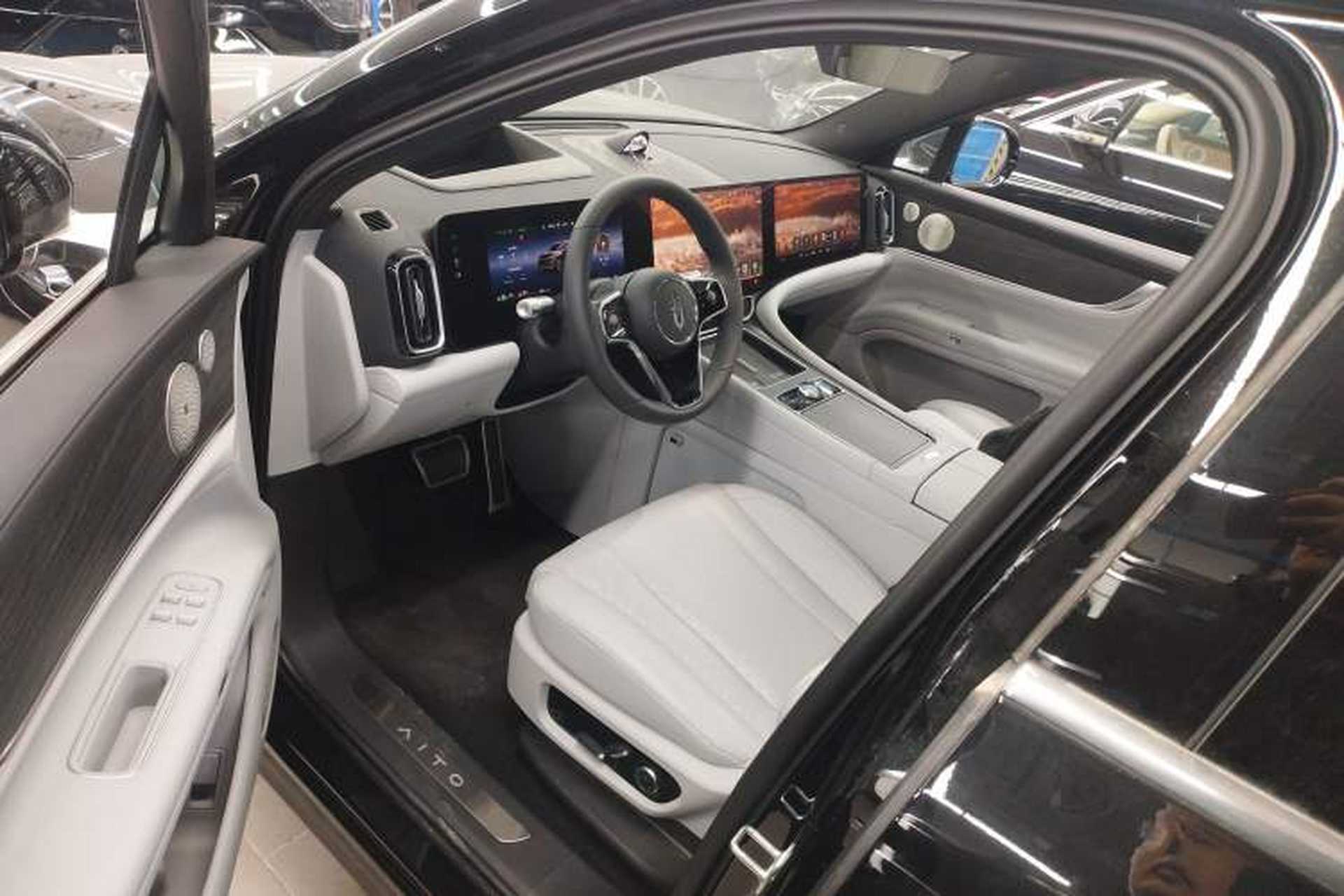 Used Hima AITO M9 2024 Range-Extended Ultra Version 42 kWh 6-Seater Model Driver Seat