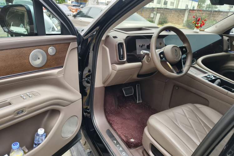 Used Hima AITO M9 2024 Range-Extended Max Edition 42 kWh 5-Seater Version Driver Seat