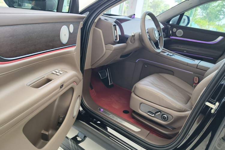 Used Hima AITO M9 2024 Range-Extended Ultra Version 52 kWh 6-Seater Model Driver Seat