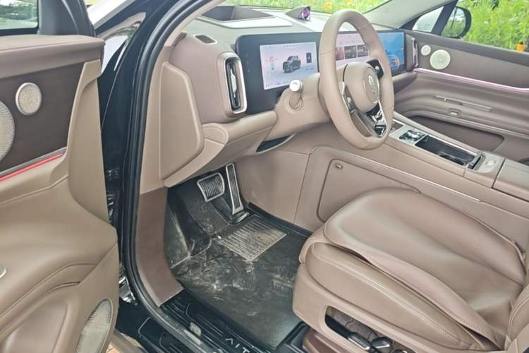 Used Hima AITO M9 2024 Range-Extended Max Edition 52 kWh 5-Seater Version Driver Seat
