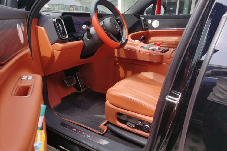 Used Hima AITO M9 2024 Range-Extended Max Edition 42 kWh 6-Seater Version Driver Seat