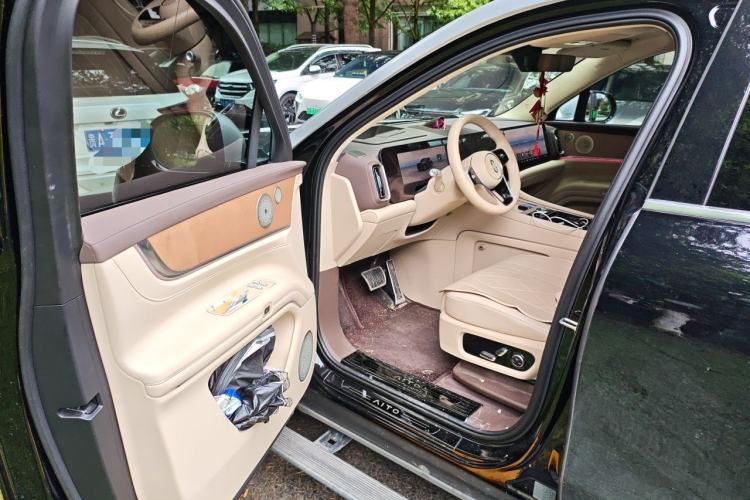 Used Hima AITO M9 2024 Range-Extended Ultra Version 52 kWh 6-Seater Model Driver Seat