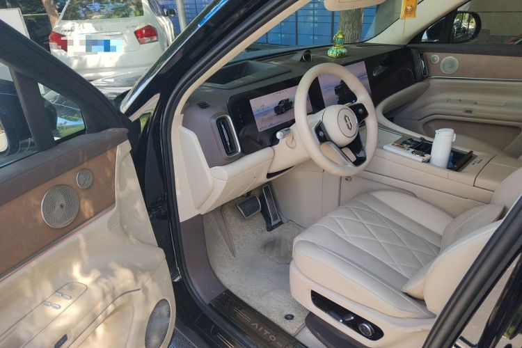 Used Hima AITO M9 2024 Range-Extended Ultra Version 42 kWh 6-Seater Model Driver Seat
