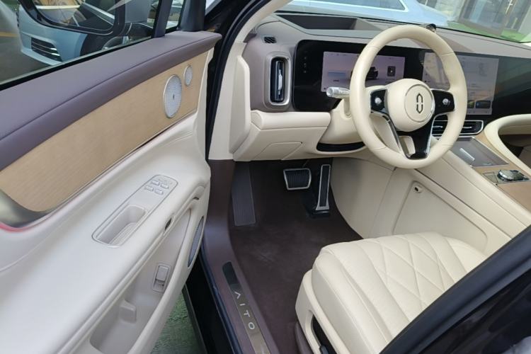 Used Hima AITO M9 2024 Range-Extended Ultra Version 42 kWh 6-Seater Model Driver Seat