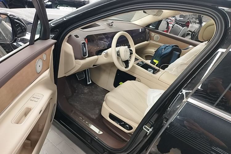 Used Hima AITO M9 2024 Range-Extended Ultra Version 42 kWh 6-Seater Model Driver Seat