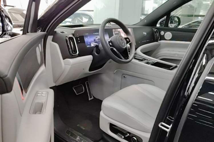 Used Hima AITO M9 2024 Range-Extended Ultra Version 42 kWh 6-Seater Model Driver Seat