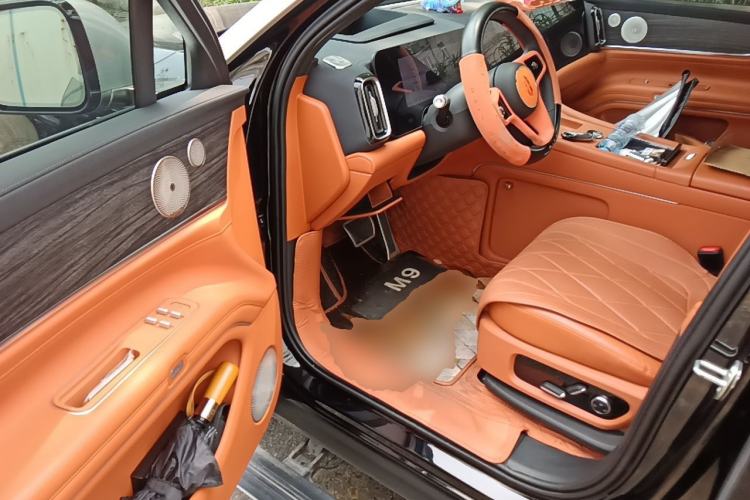 Used Hima AITO M9 2024 Range-Extended Ultra Version 42 kWh 6-Seater Model Driver Seat