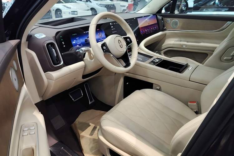 Used Hima AITO M9 2024 Range-Extended Ultra Version 52 kWh 6-Seater Model Driver Seat