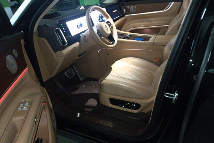 Used Hima AITO M9 2024 Range-Extended Ultra Version 52 kWh 6-Seater Model Driver Seat