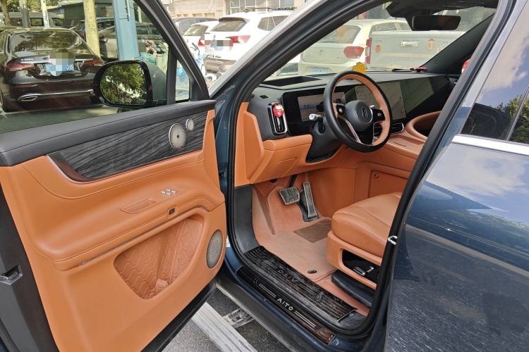Used Hima AITO M9 2024 Range-Extended Ultra Version 42 kWh 6-Seater Model Driver Seat