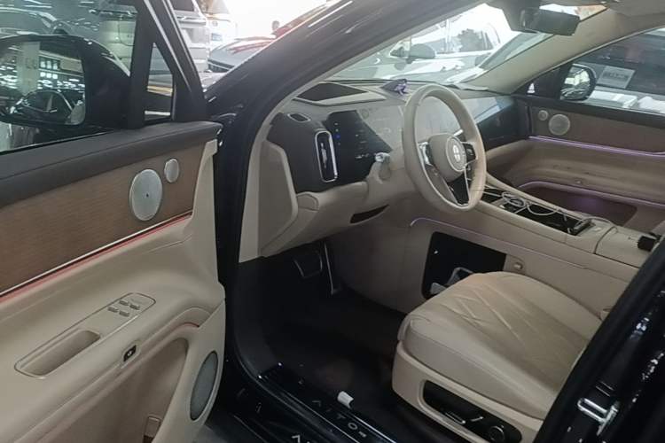Used Hima AITO M9 2024 Range-Extended Ultra Version 52 kWh 6-Seater Model Driver Seat