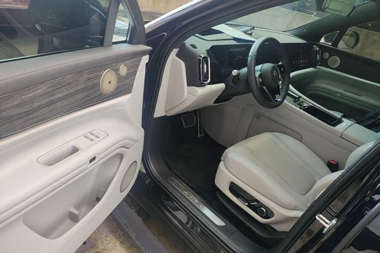 Used Hima AITO M9 2024 Range-Extended Max Edition 42 kWh 6-Seater Version Driver Seat