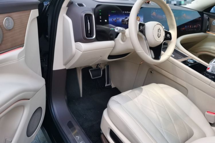 Used Hima AITO M9 2024 Range-Extended Ultra Version 52 kWh 5-Seater Model Driver Seat