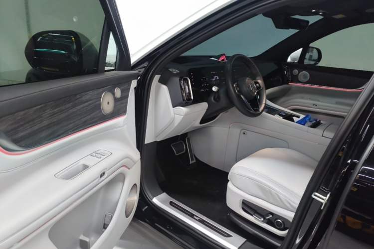 Used Hima AITO M9 2024 All-Electric Ultra Version 100 kWh 5-Seater Model Driver Seat