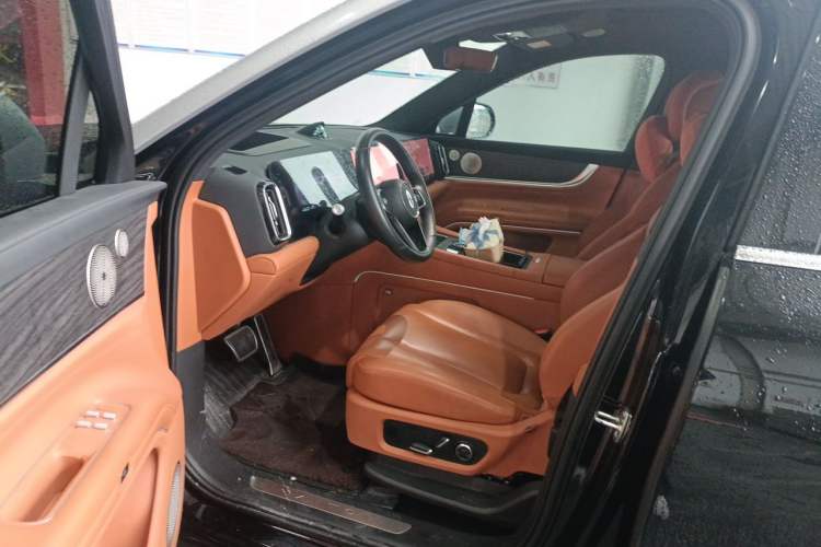 Used Hima AITO M9 2024 Range-Extended Ultra Version 42 kWh 6-Seater Model Driver Seat