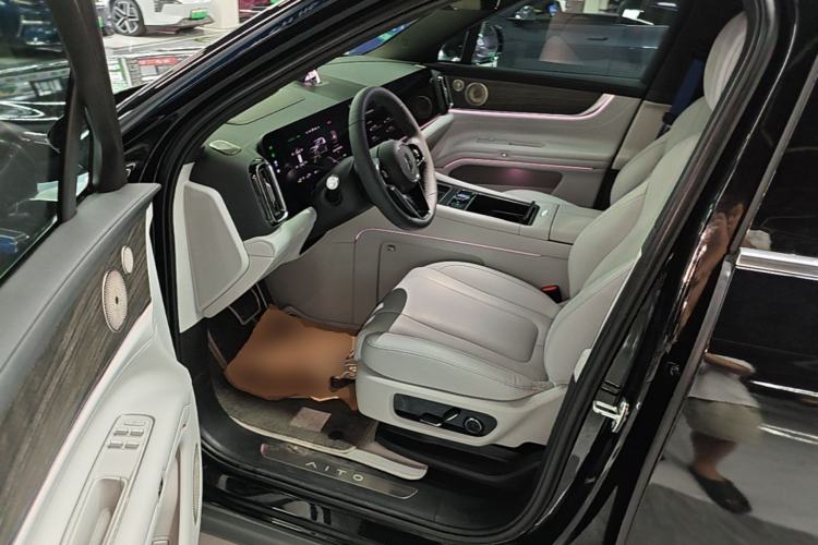 Used Hima AITO M9 2024 Range-Extended Ultra Version 42 kWh 6-Seater Model Driver Seat