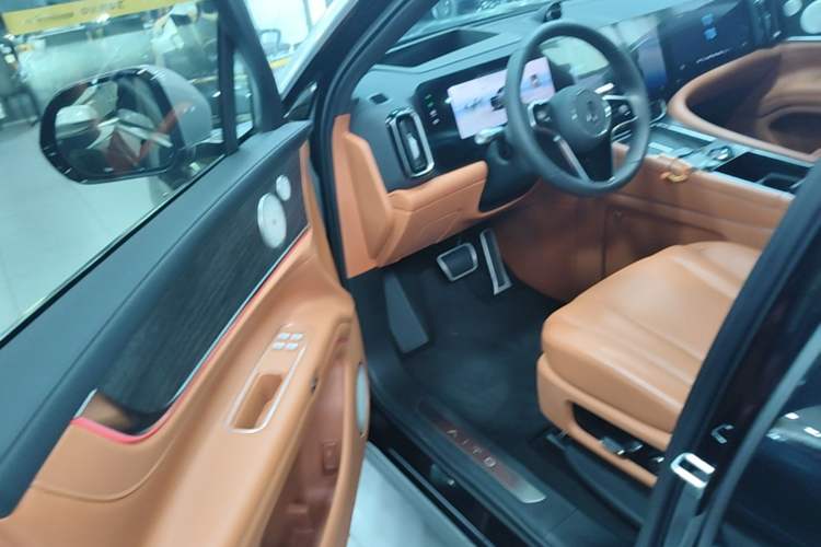 Used Hima AITO M9 2024 All-Electric Ultra Version 100 kWh 6-Seater Model Driver Seat