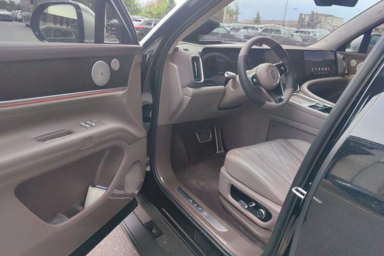 Used Hima AITO M9 2024 Range-Extended Ultra Version 52 kWh 5-Seater Model Driver Seat