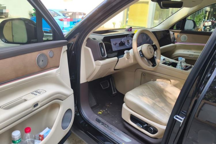 Used Hima AITO M9 2024 Range-Extended Ultra Version 42 kWh 6-Seater Model Driver Seat