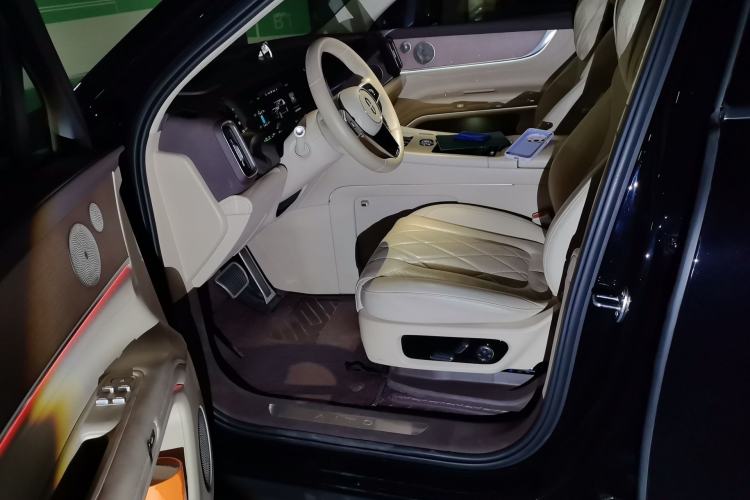 Used Hima AITO M9 2024 Range-Extended Ultra Version 52 kWh 6-Seater Model Driver Seat