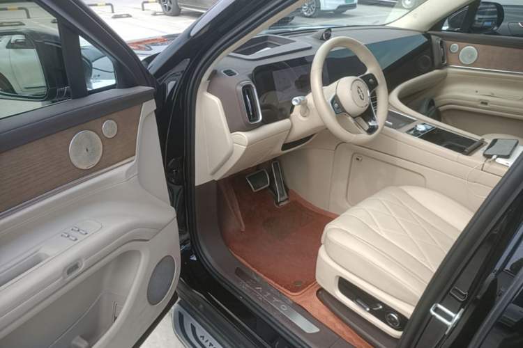 Used Hima AITO M9 2024 Range-Extended Max Edition 42 kWh 6-Seater Version Driver Seat