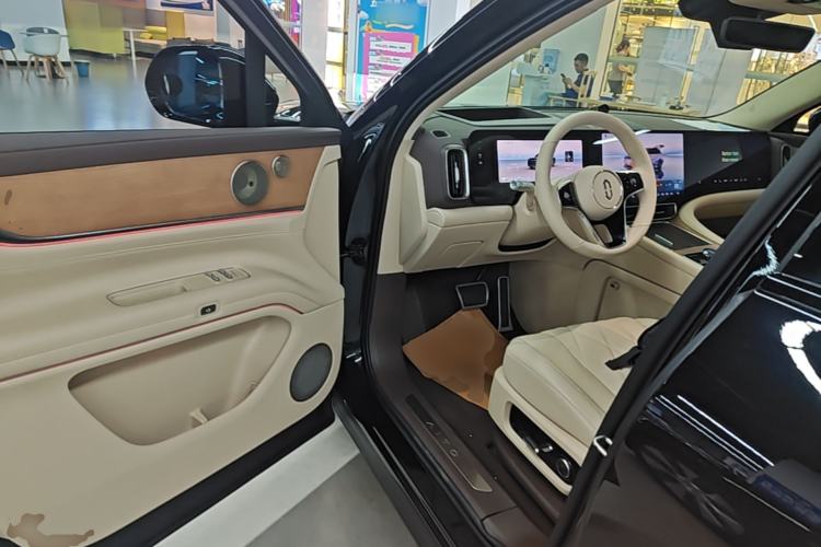 Used Hima AITO M9 2024 Range-Extended Ultra Version 52 kWh 6-Seater Model Driver Seat