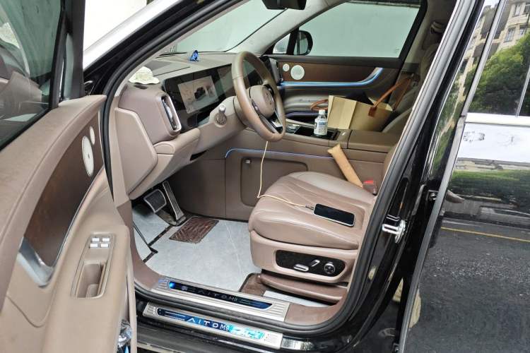 Used Hima AITO M9 2024 Range-Extended Ultra Version 52 kWh 6-Seater Model Driver Seat