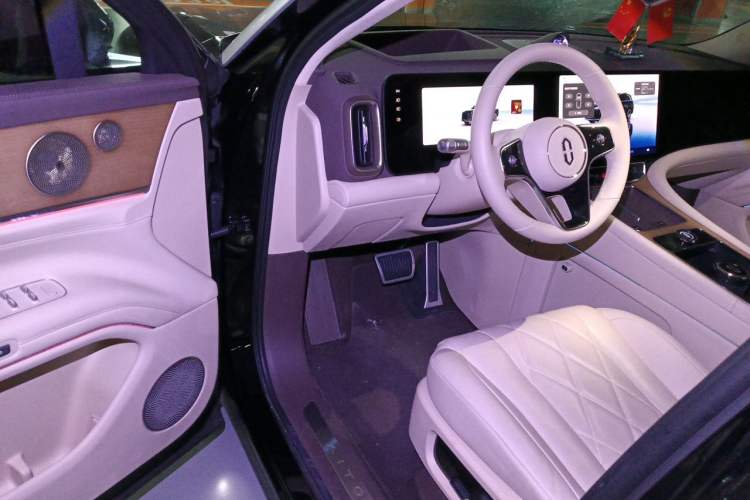 Used Hima AITO M9 2024 Range-Extended Ultra Version 42 kWh 6-Seater Model Driver Seat